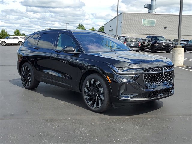 New 2025 Lincoln Nautilus Reserve w/ Jet Appearance Package image 2