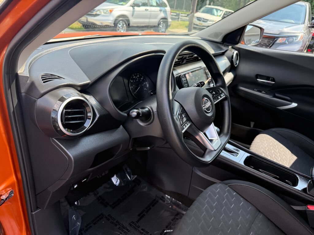 Used 2023 Nissan Kicks SV FWD image 11