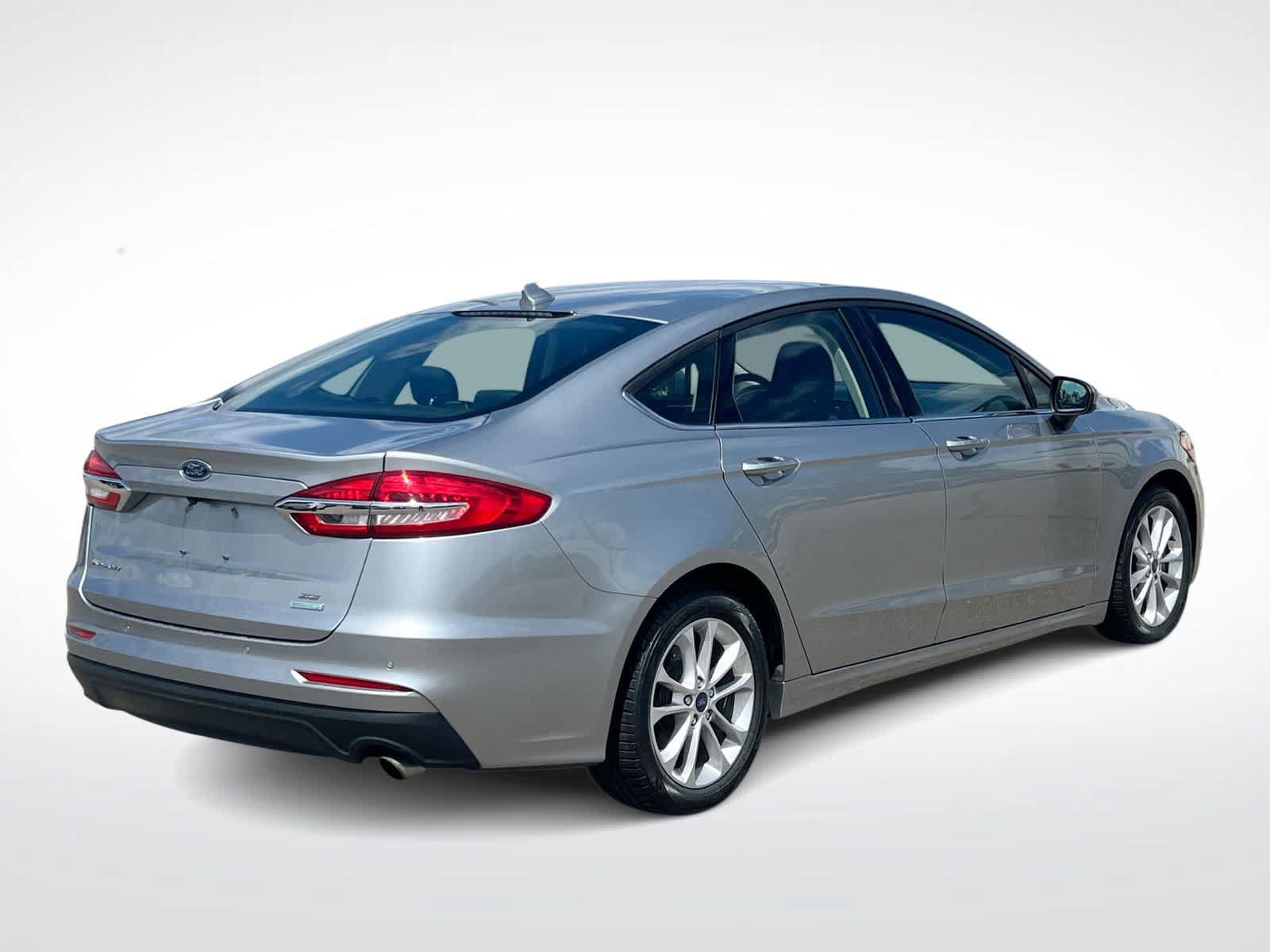 Used 2020 Ford Fusion SE FWD image 8