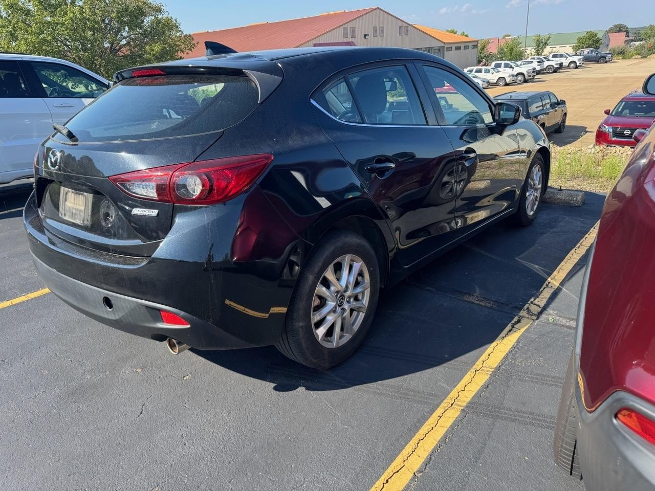 Used 2016 MAZDA MAZDA3 i Touring w/ Popular Equipment Package FWD image 2