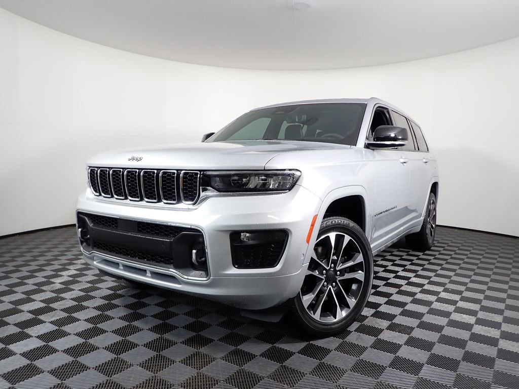 Used 2023 Jeep Grand Cherokee L Overland w/ Luxury Tech Group IV AWD/4WD image 2
