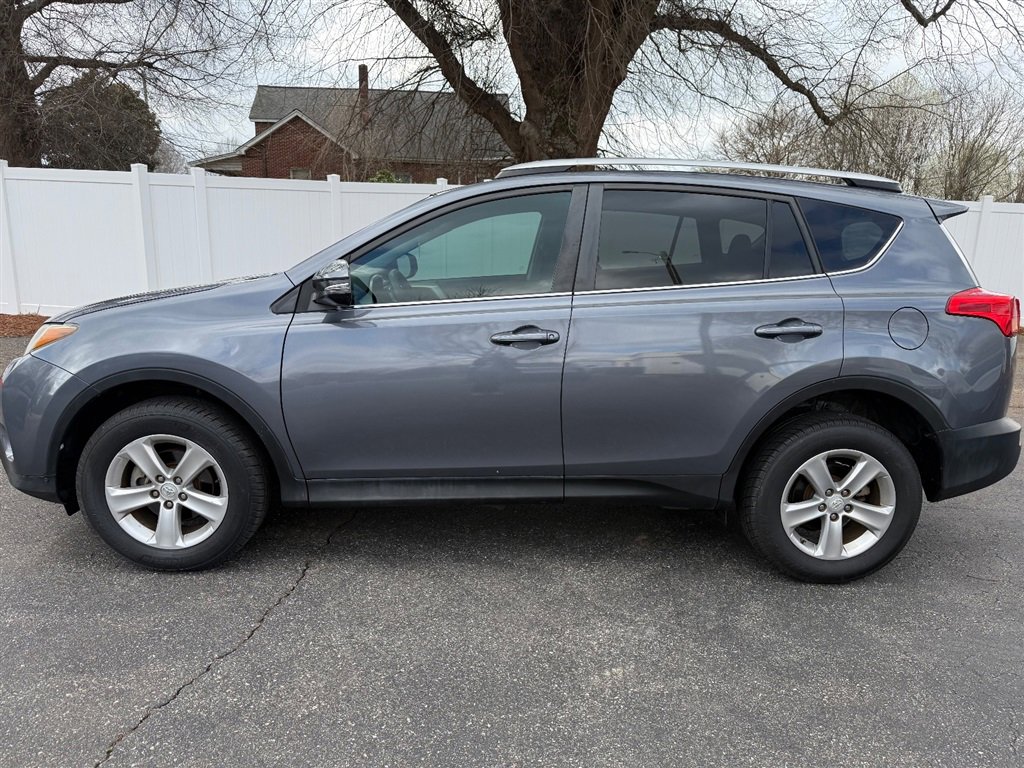 Used 2013 Toyota RAV4 XLE image 2
