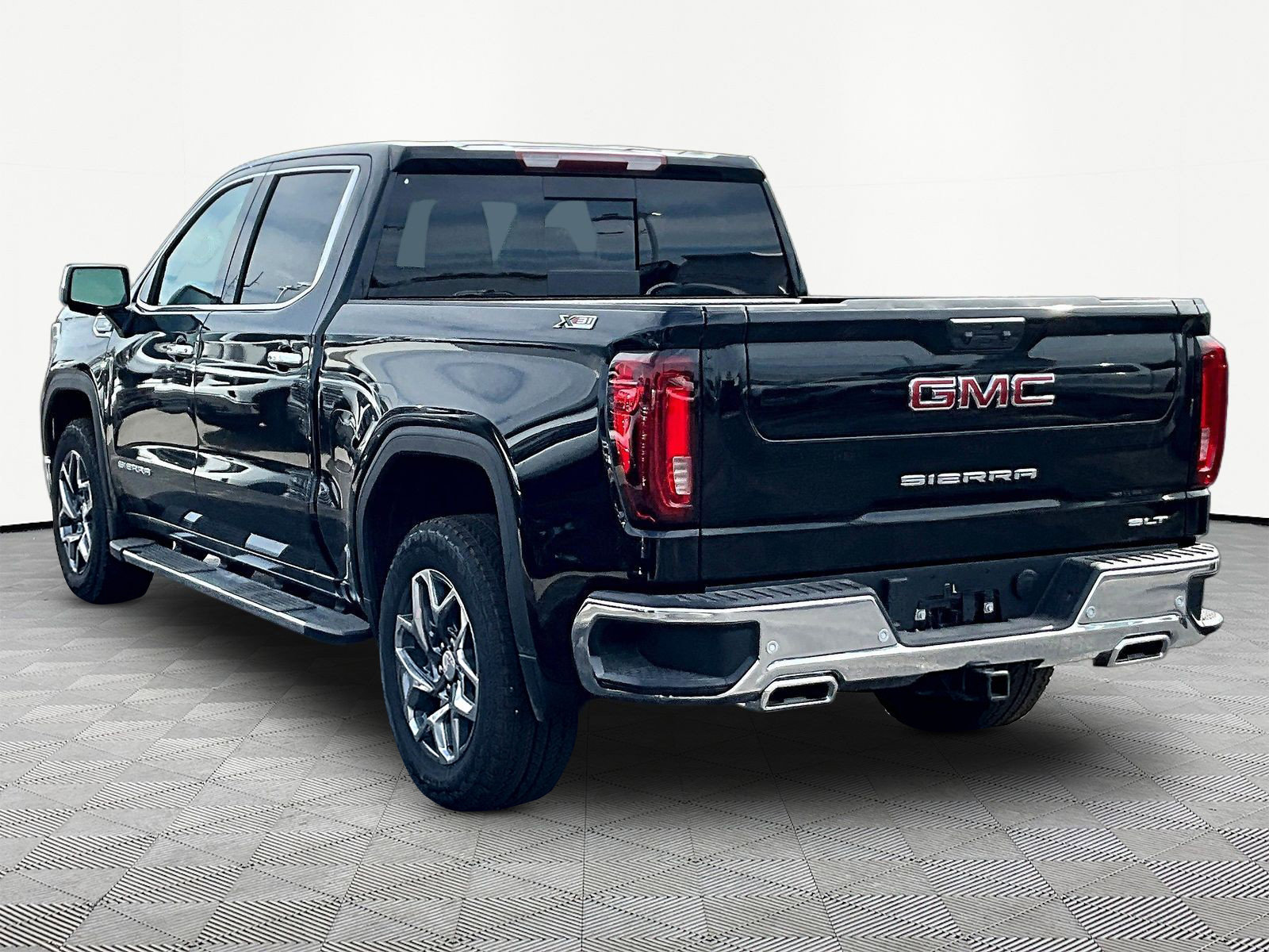 New 2026 GMC Sierra 1500 SLT w/ SLT Premium Plus Package AWD/4WD image 4