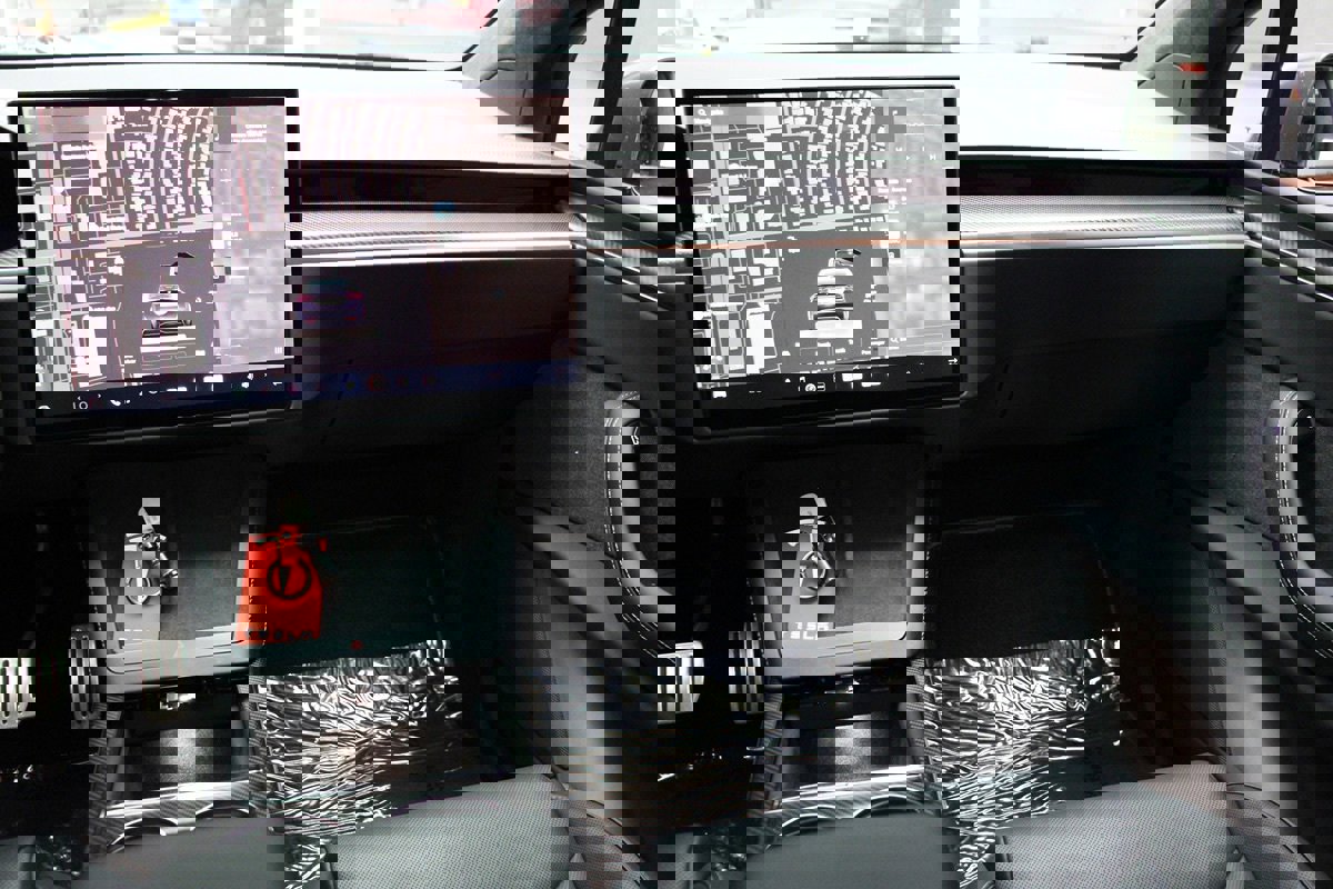 Used 2022 Tesla Model X Plaid image 42