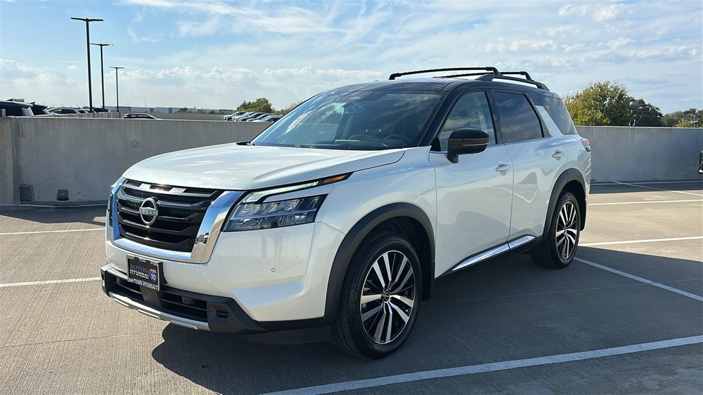 Used 2024 Nissan Pathfinder Platinum FWD image 10