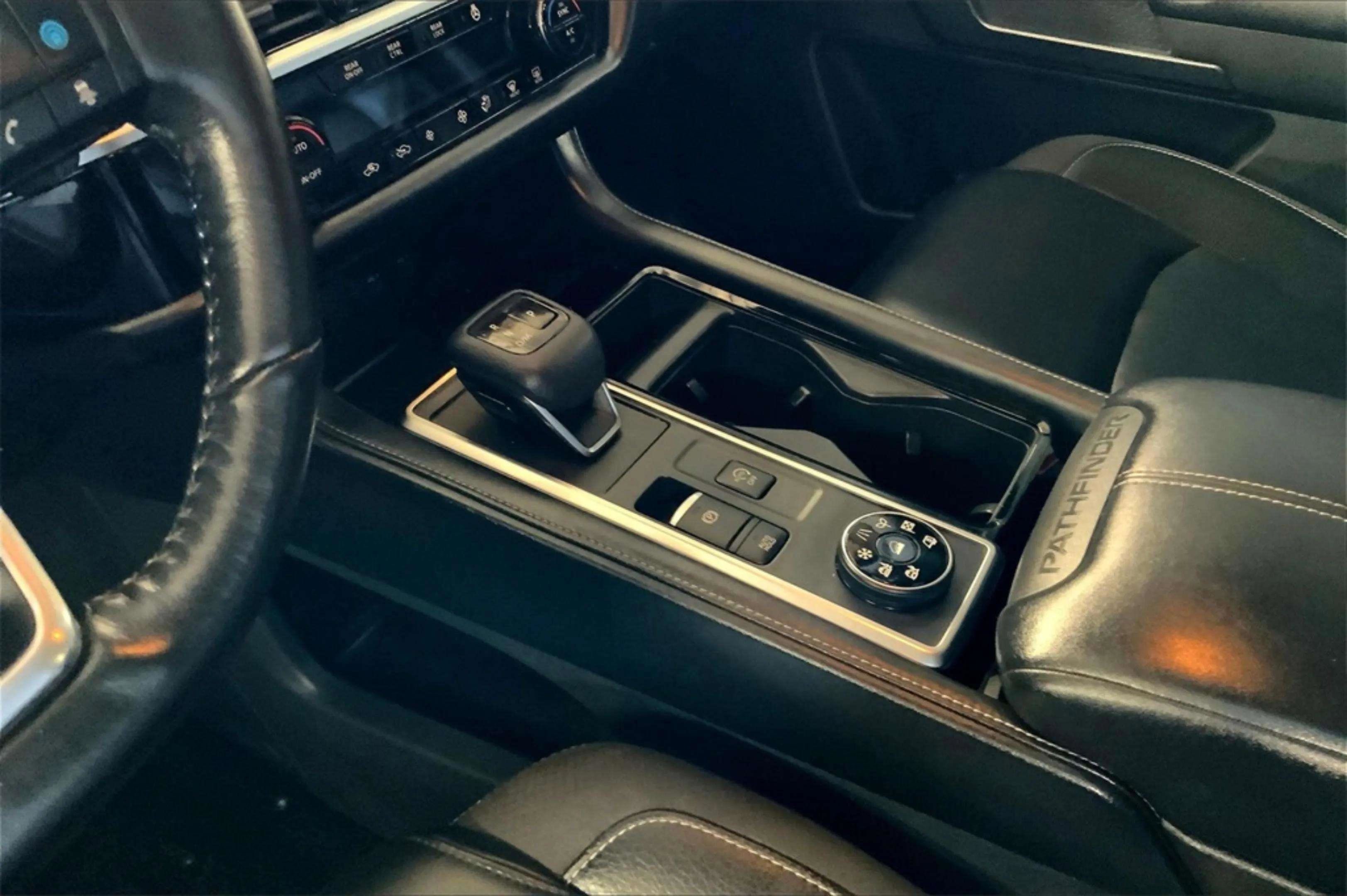 Used 2023 Nissan Pathfinder SL image 23