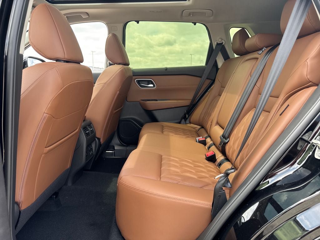 New 2026 Nissan Rogue Platinum w/ Platinum Premium Package AWD/4WD image 12