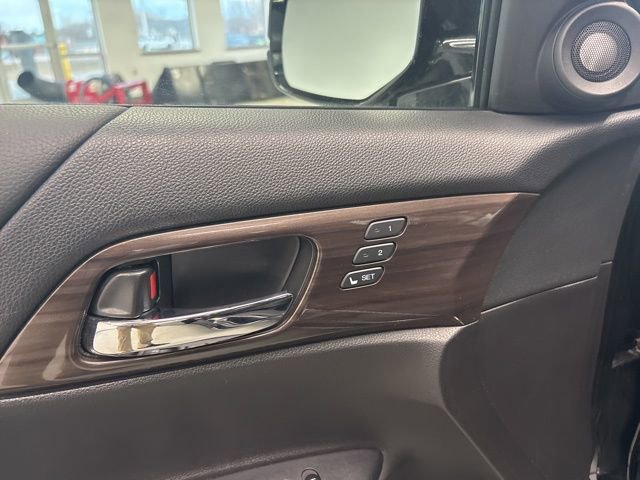 Used 2017 Honda Accord EX-L image 16