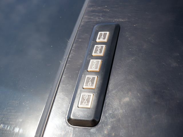 Used 2023 Ford F250 Platinum w/ FX4 Off-Road Package AWD/4WD image 10