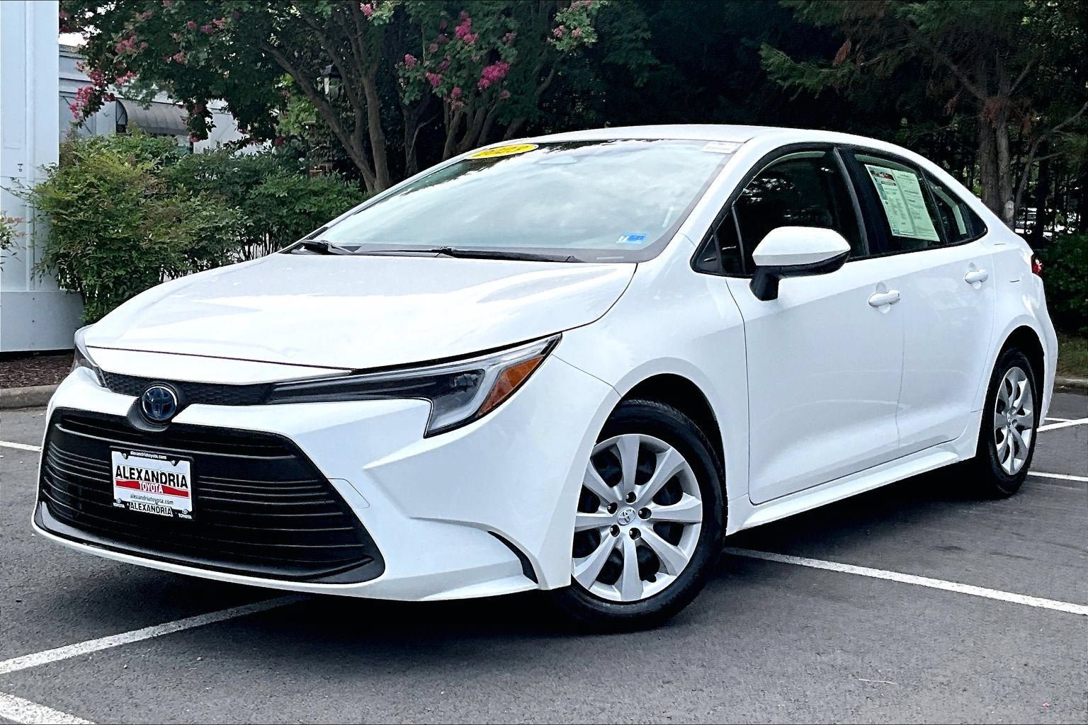 Used 2023 Toyota Corolla LE FWD video 1
