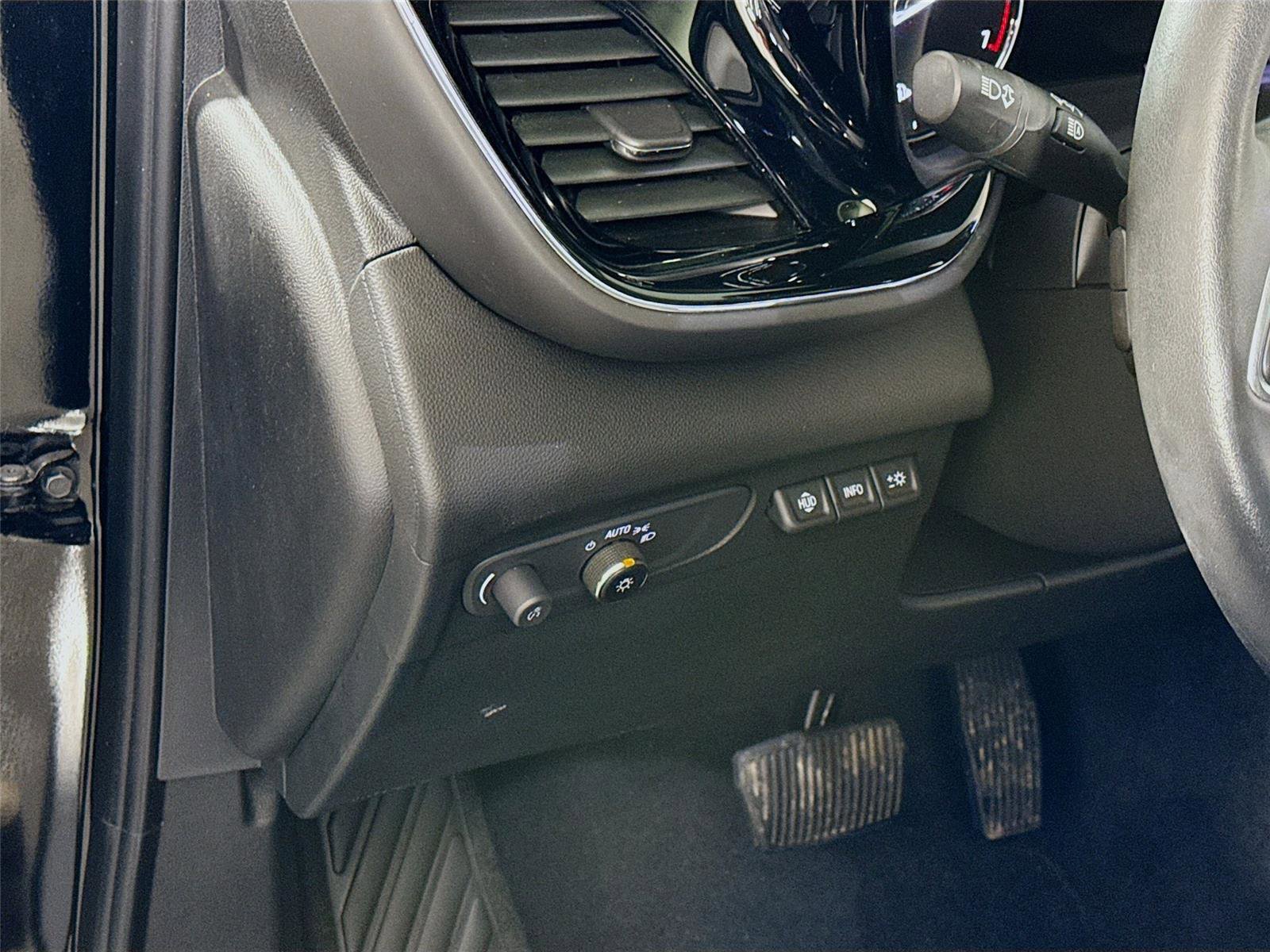 Used 2023 Buick Envision Avenir image 4