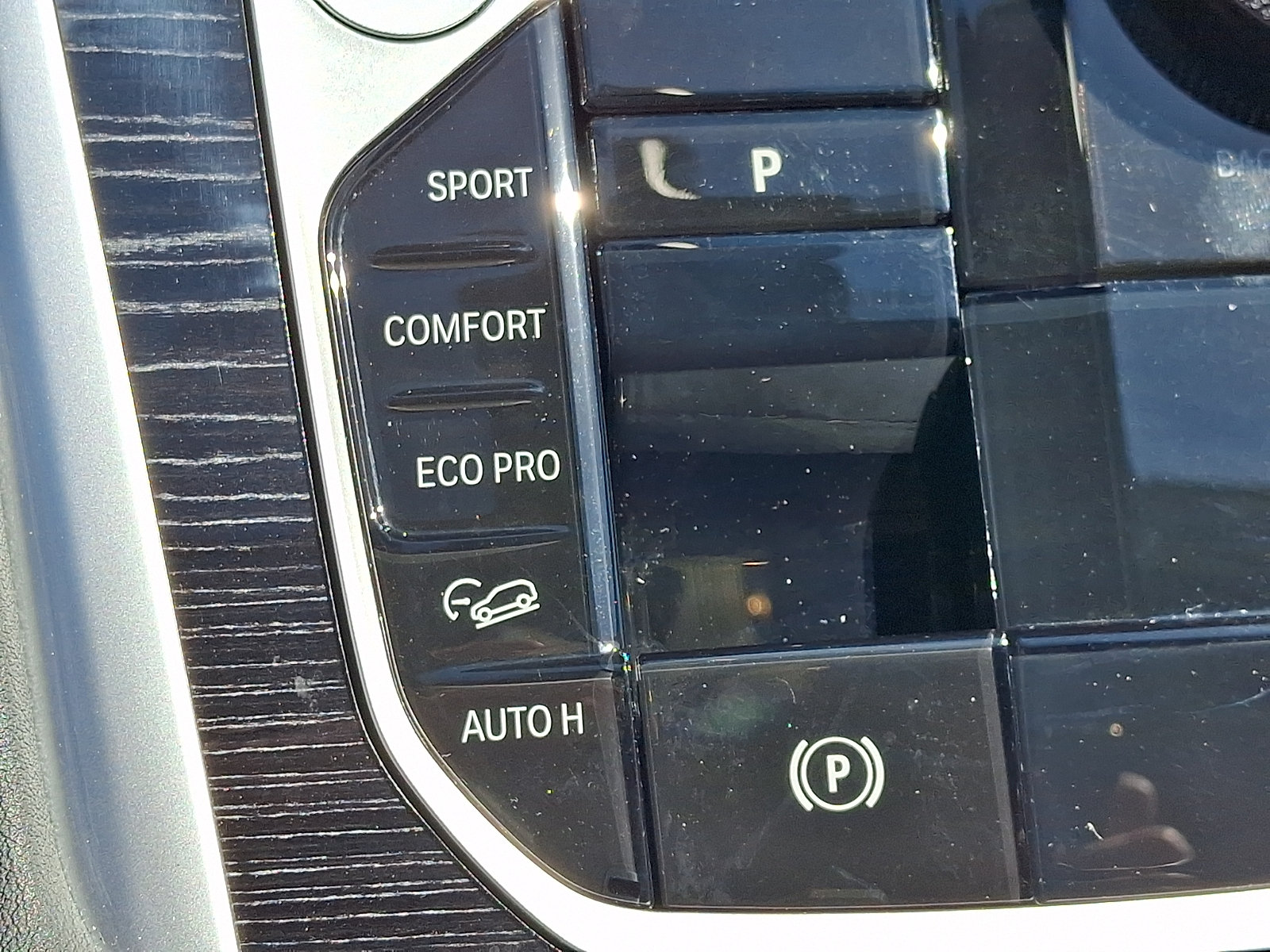Used 2025 BMW X6 xDrive40i w/ Climate Comfort Package AWD/4WD image 30