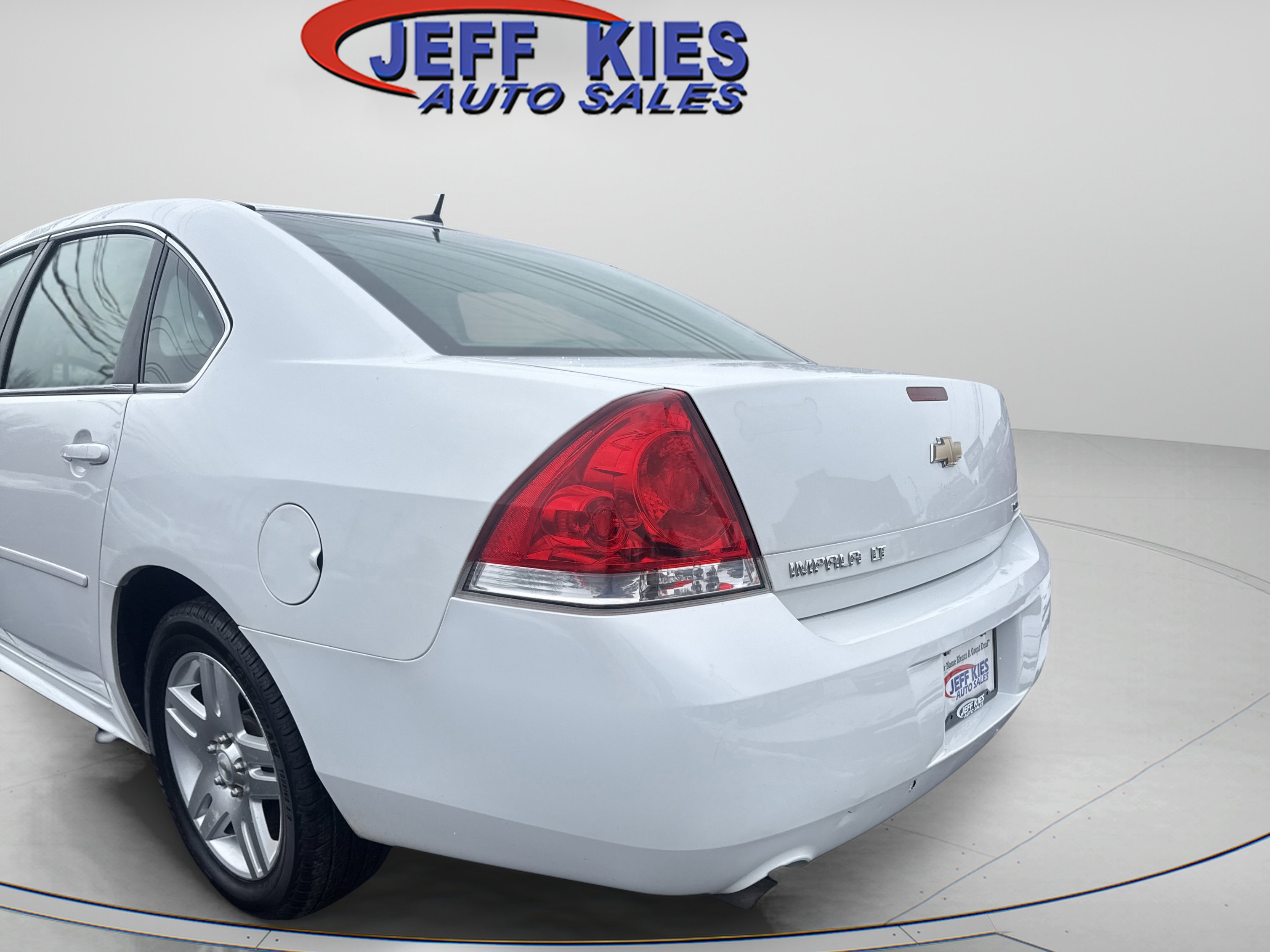 Used 2016 Chevrolet Impala LT image 7