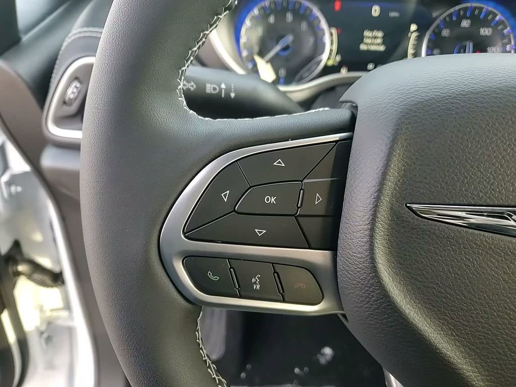 New 2026 Chrysler Pacifica Select FWD image 26