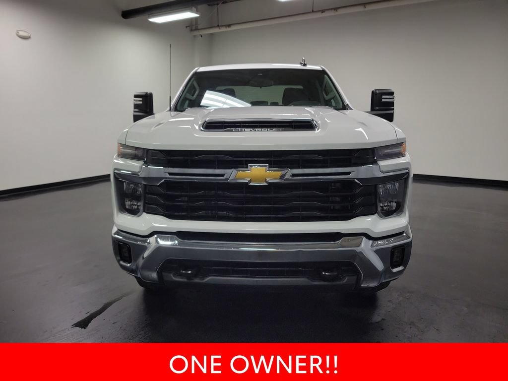 Used 2025 Chevrolet Silverado 2500 LT w/ Convenience Package AWD/4WD image 3