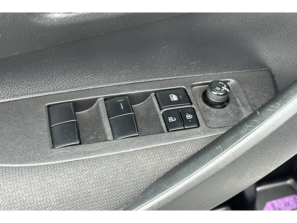 Used 2022 Toyota Corolla LE FWD image 12