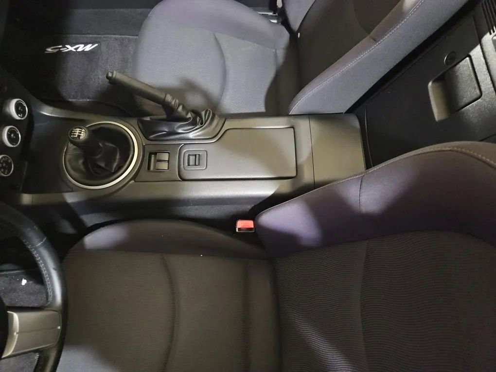 Used 2010 MAZDA MX-5 Miata Touring w/ Suspension Pkg image 17