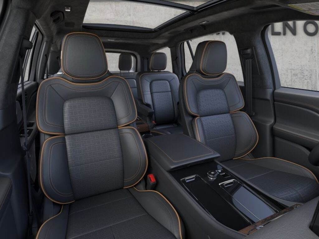 New 2025 Lincoln Aviator Black Label image 32