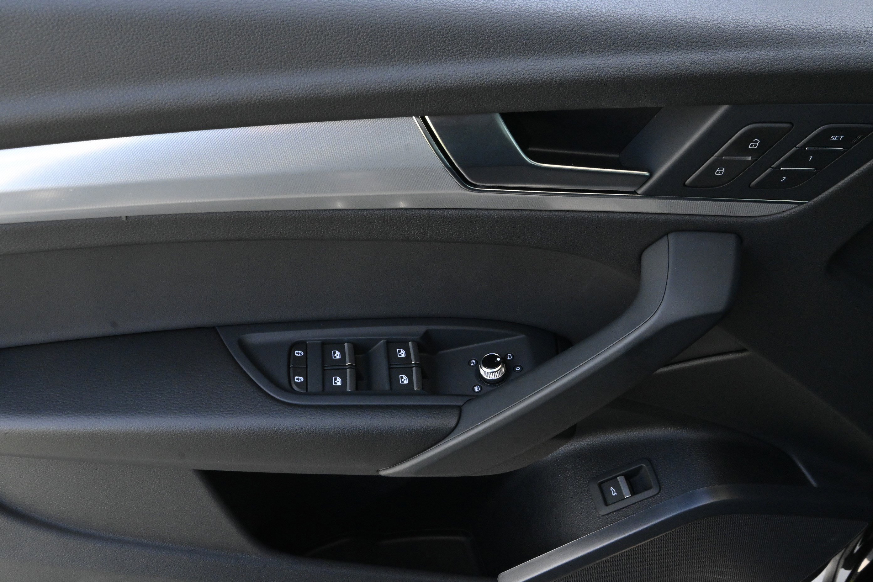 Used 2024 Audi Q5 2.0T Premium w/ Summer of Audi Package image 28