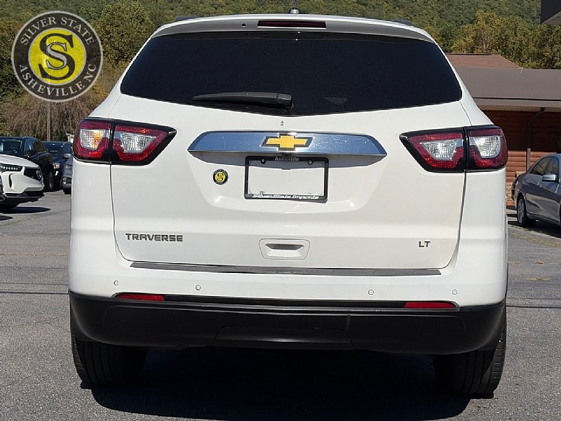 Used 2017 Chevrolet Traverse LT FWD image 5