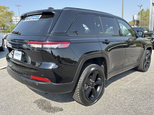 Used 2023 Jeep Grand Cherokee Altitude image 3
