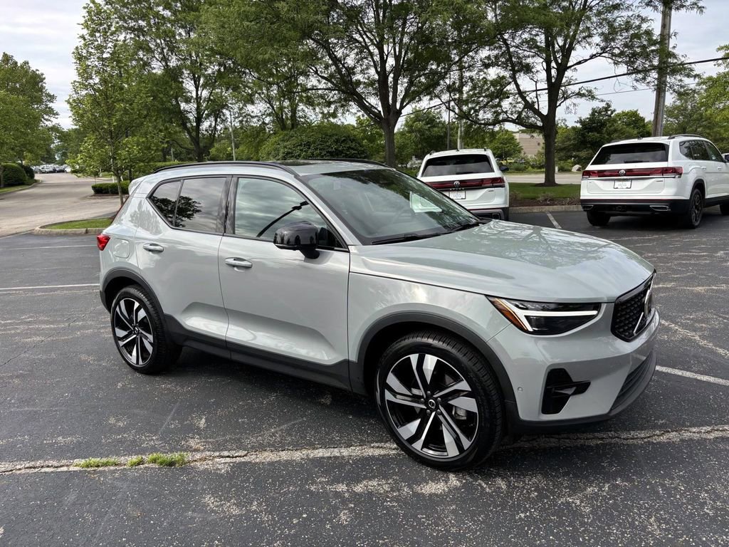 Used 2025 Volvo XC40 B5 Plus w/ Protection Package Premier