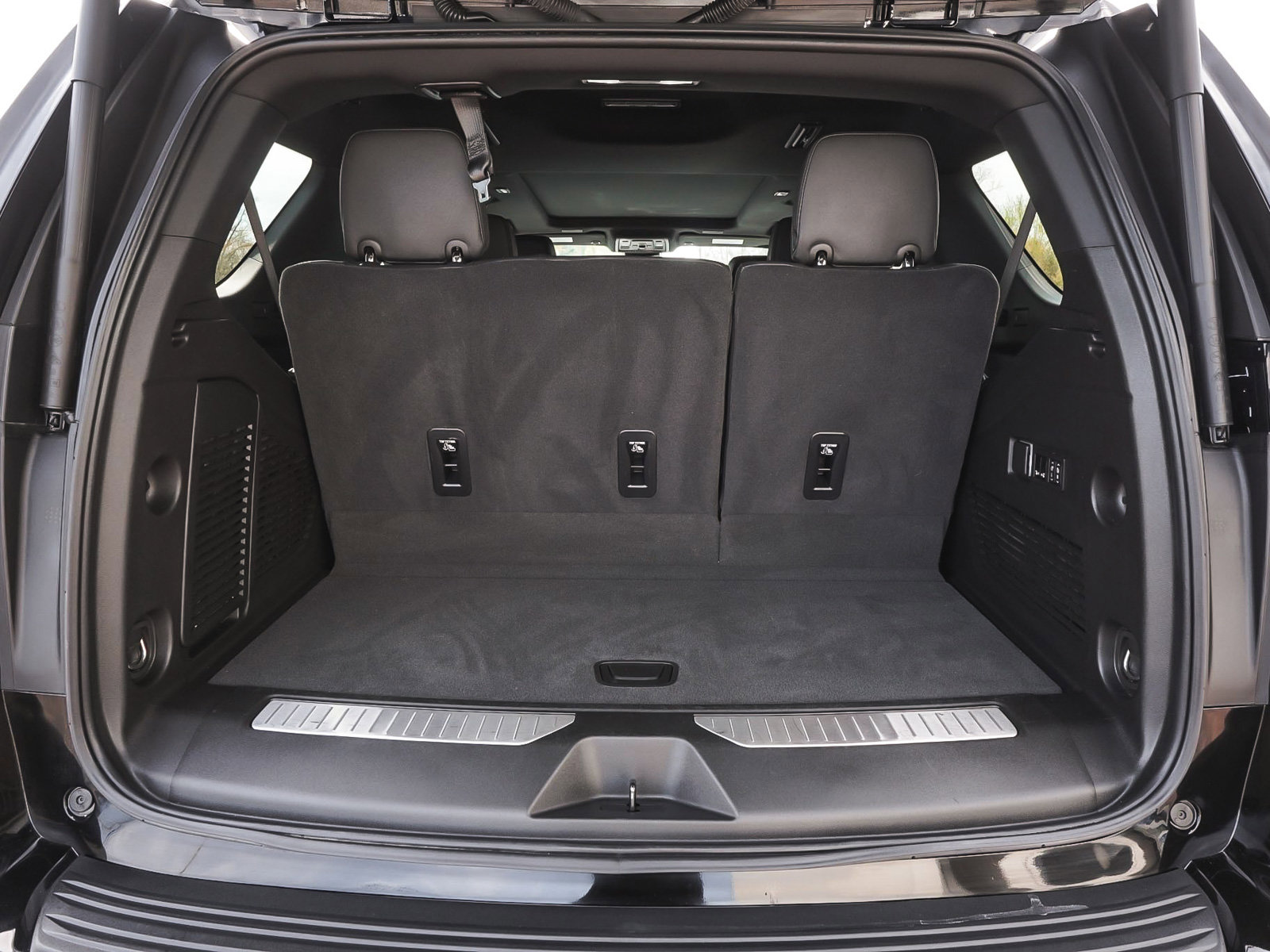 Used 2025 Chevrolet Tahoe RST w/ Comfort Package image 52