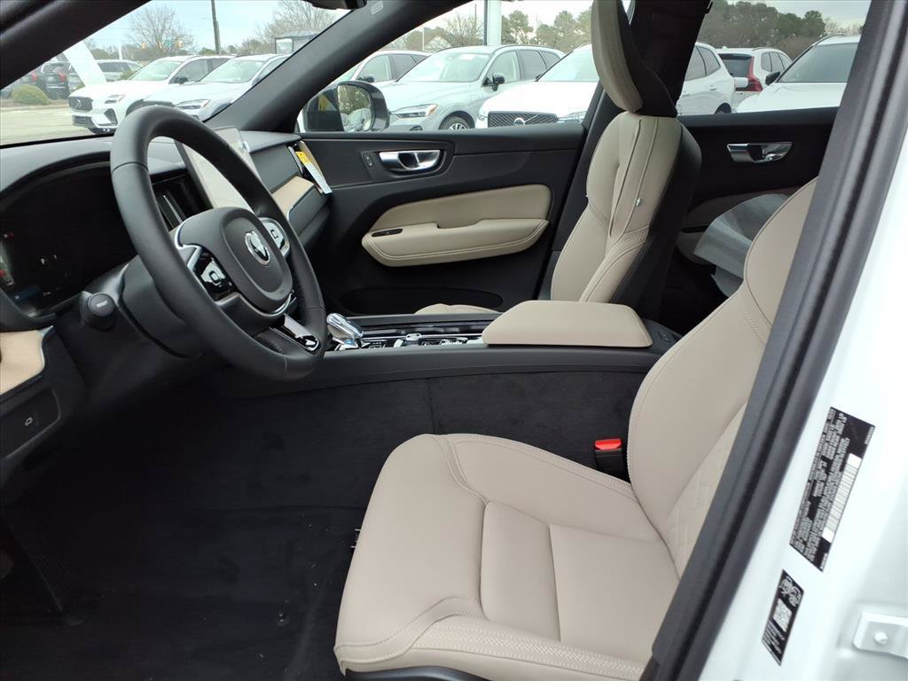 New 2026 Volvo XC60 B5 Plus w/ Protection Package Premier AWD/4WD image 19