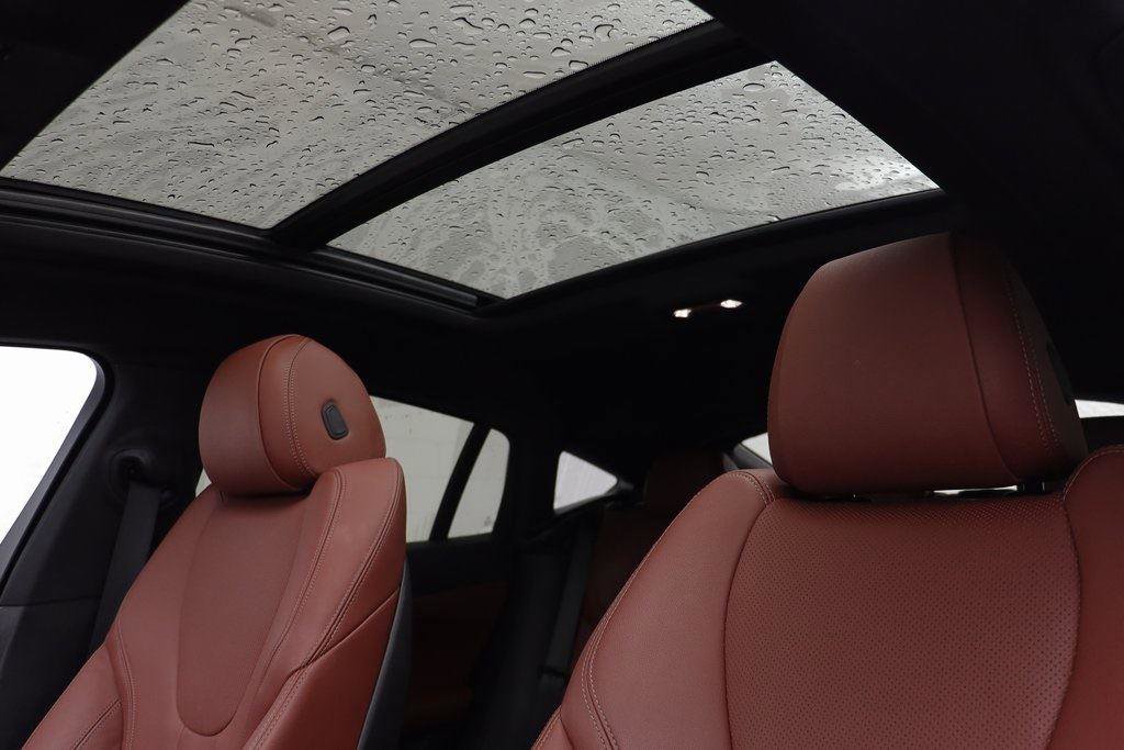 Used 2022 BMW X6 xDrive40i w/ Premium Package image 12