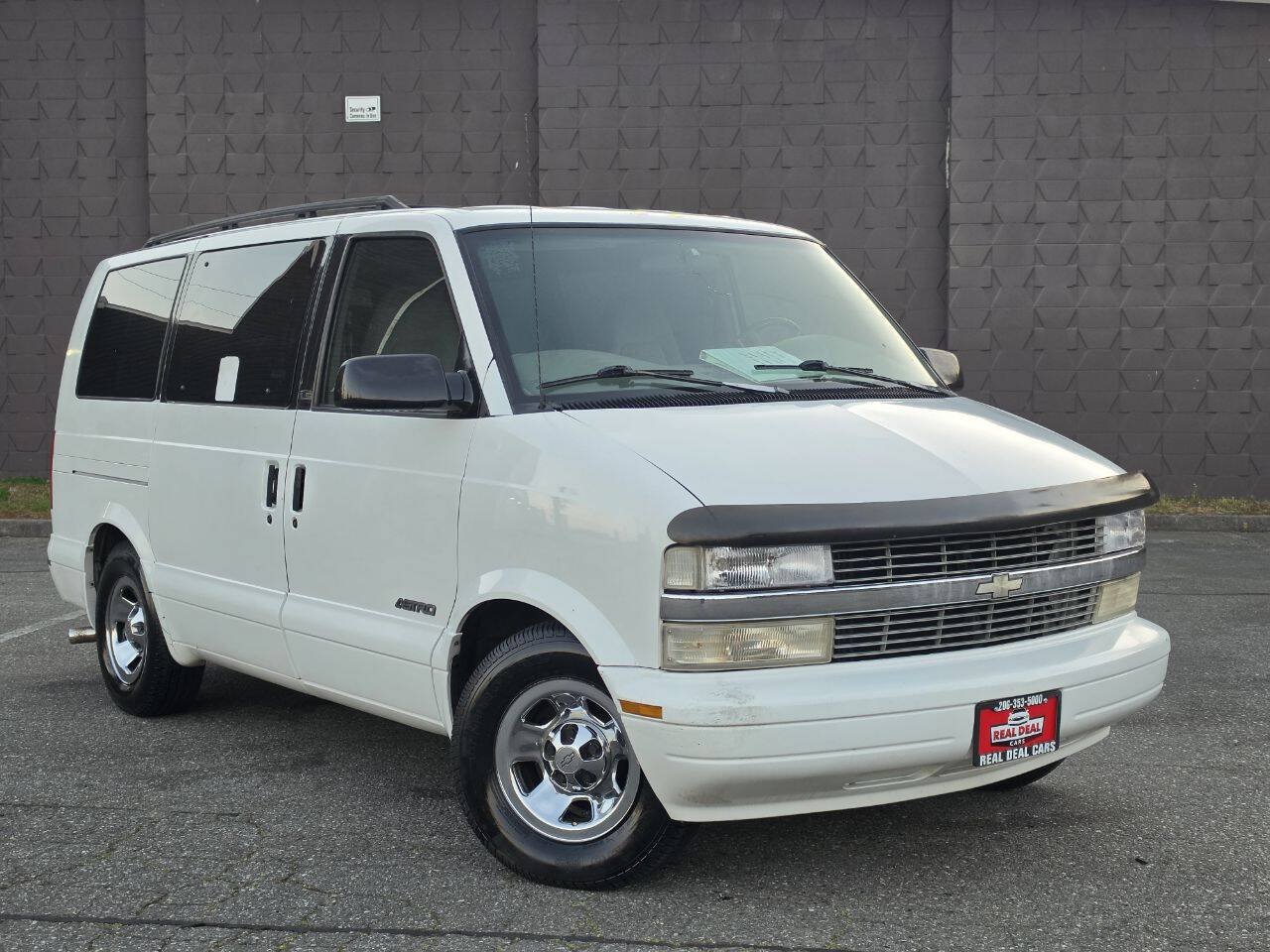 Used 2001 Chevrolet Astro Passenger RWD image 3