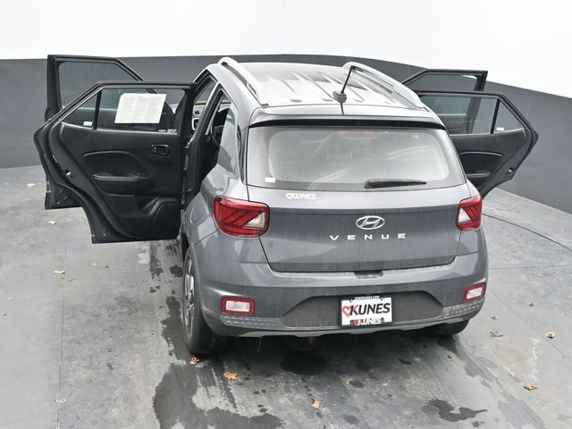 Used 2023 Hyundai Venue Limited image 44