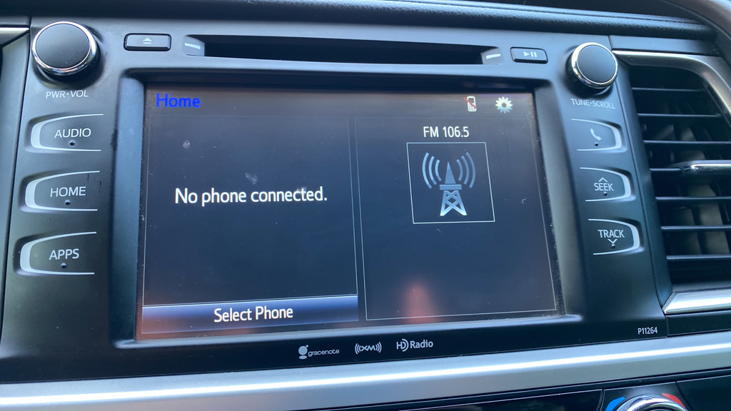Used 2016 Toyota Highlander Plus AWD/4WD image 41