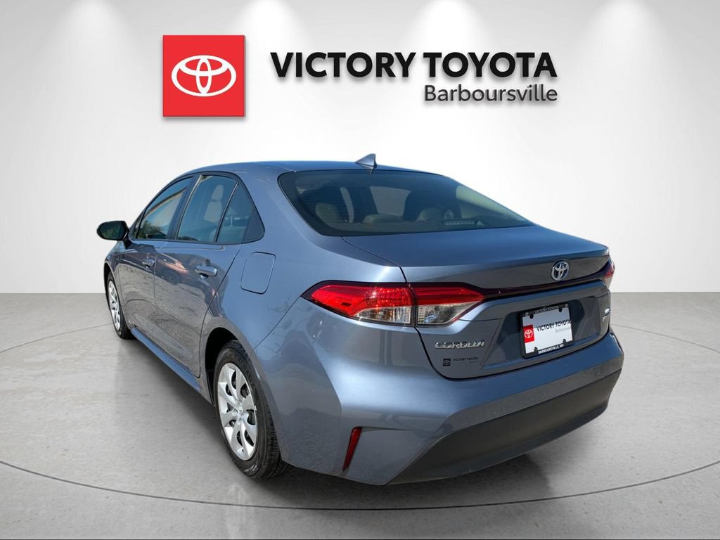 Used 2024 Toyota Corolla LE FWD image 3