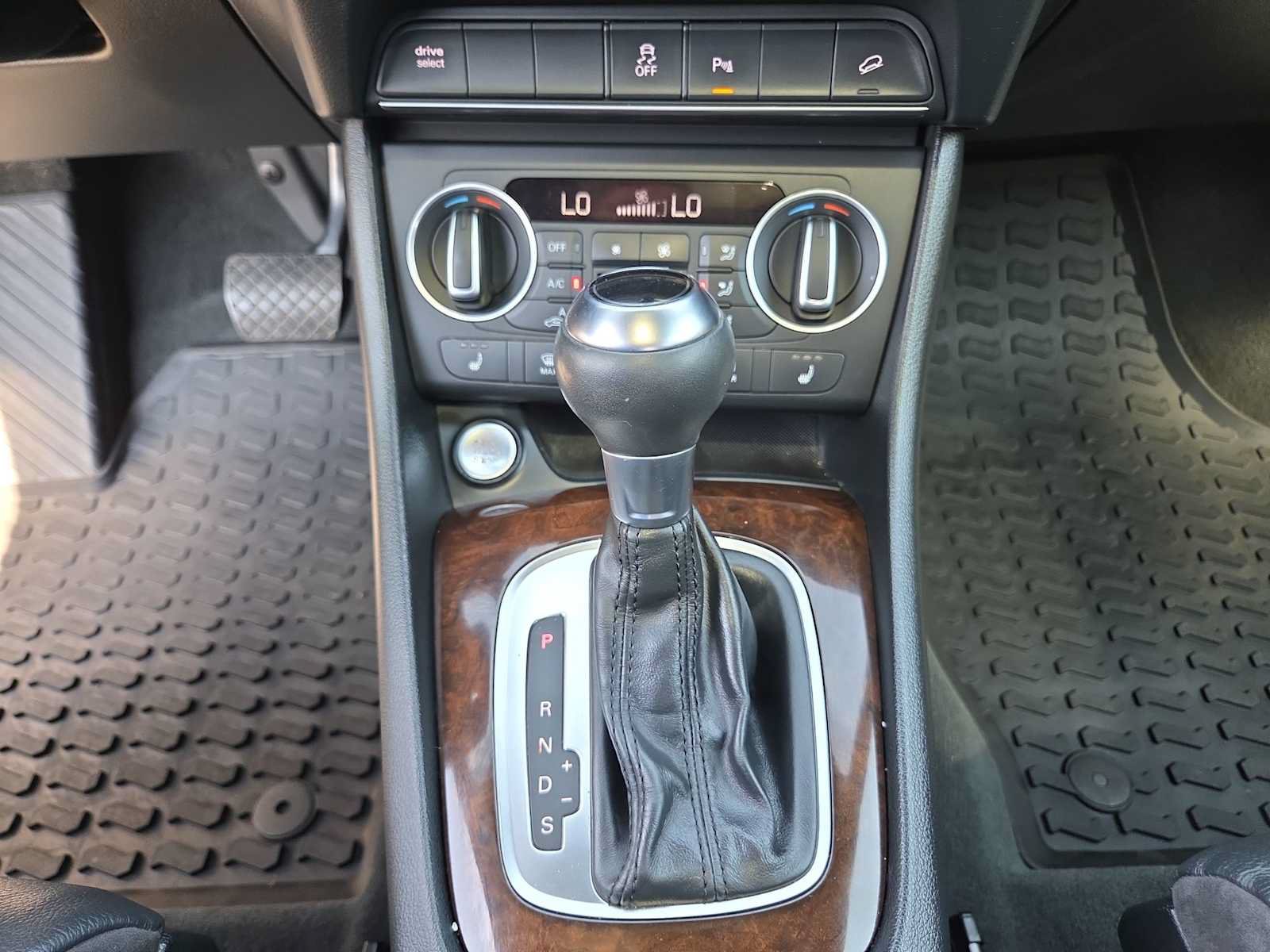 Used 2018 Audi Q3 2.0T Premium Plus w/ Premium Plus Package AWD/4WD image 25