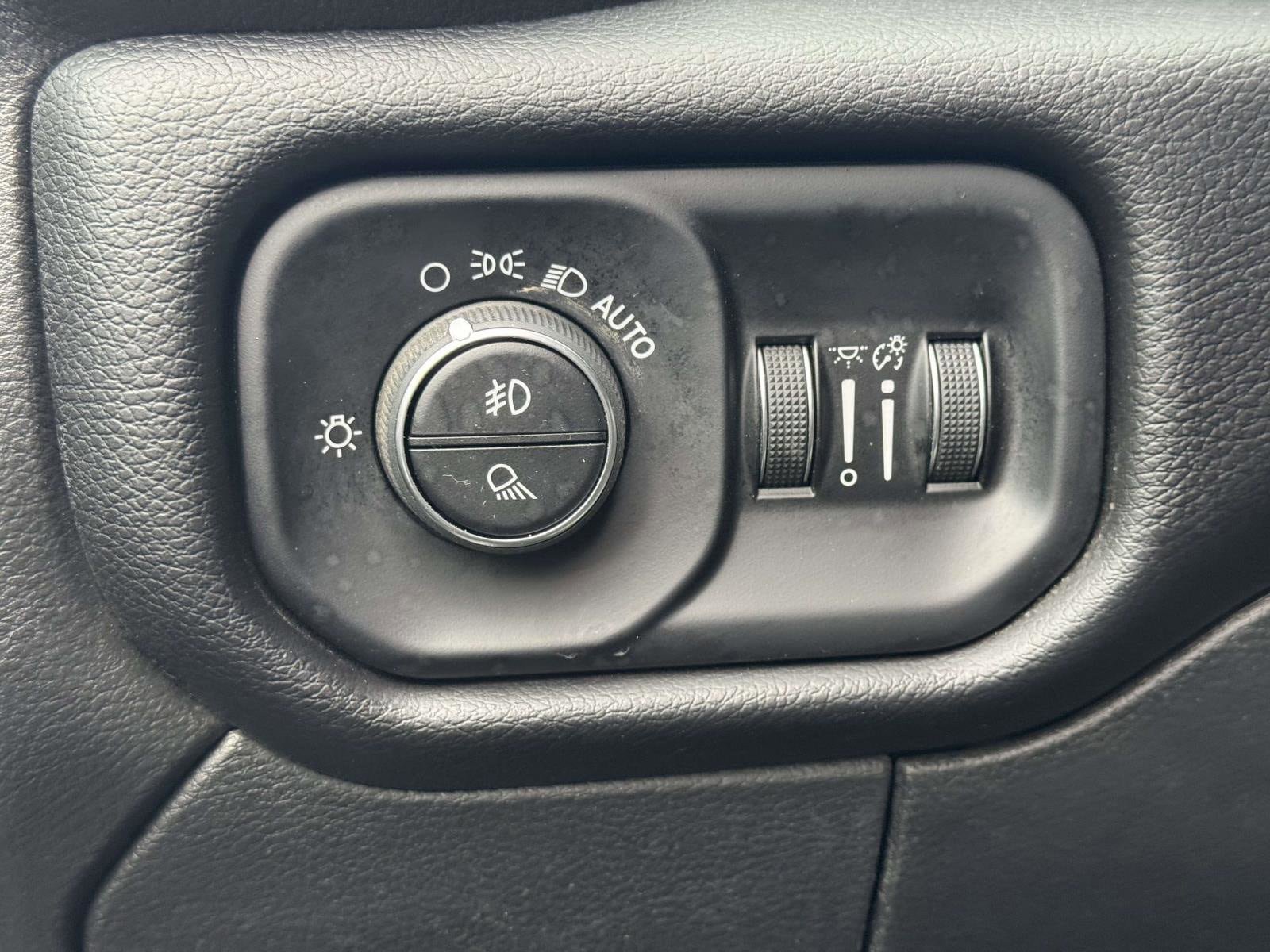 Used 2024 RAM 2500 Laramie w/ Safety Group AWD/4WD image 19