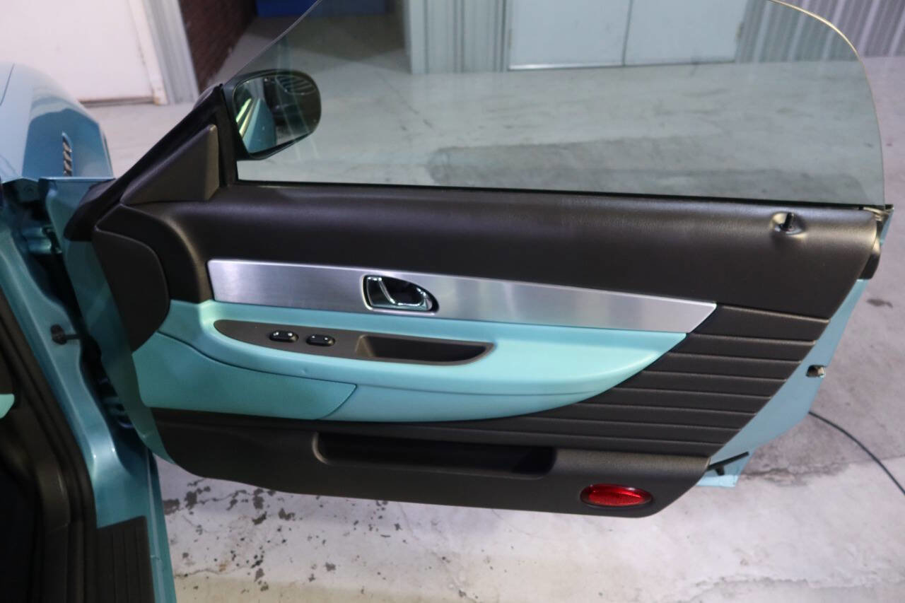 Used 2002 Ford Thunderbird Deluxe image 14