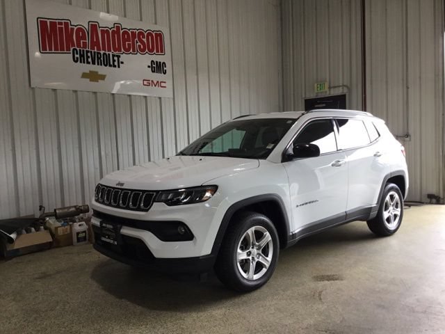 Used 2024 Jeep Compass Latitude AWD/4WD image 1