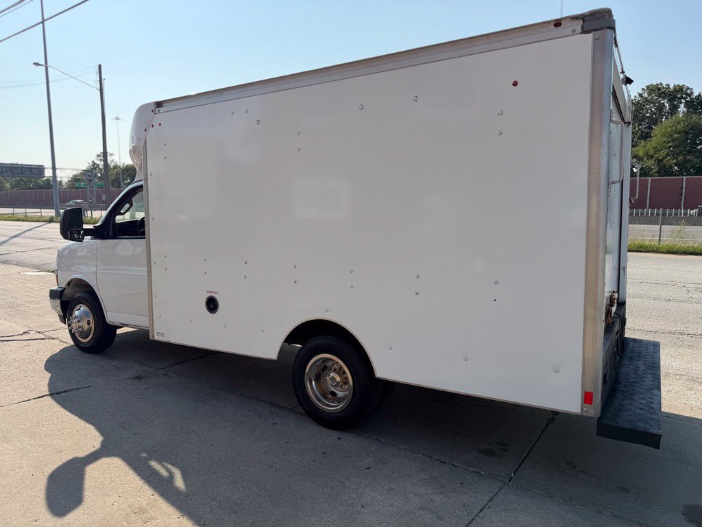 Used 2020 Chevrolet Express 3500 w/ Power Convenience Package RWD image 8