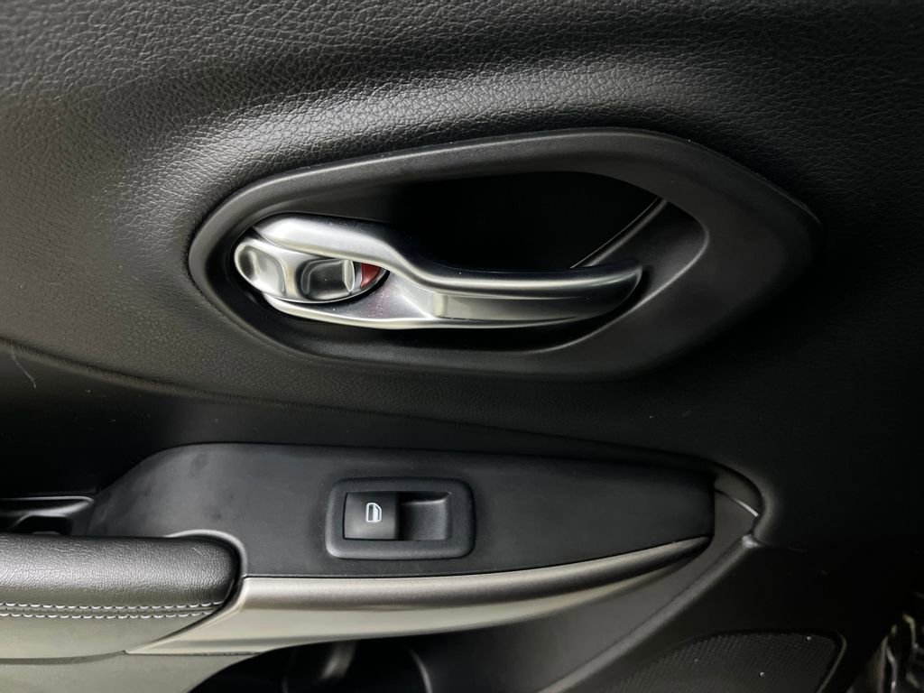 Used 2019 Jeep Cherokee Latitude w/ Popular Appearance Group image 57