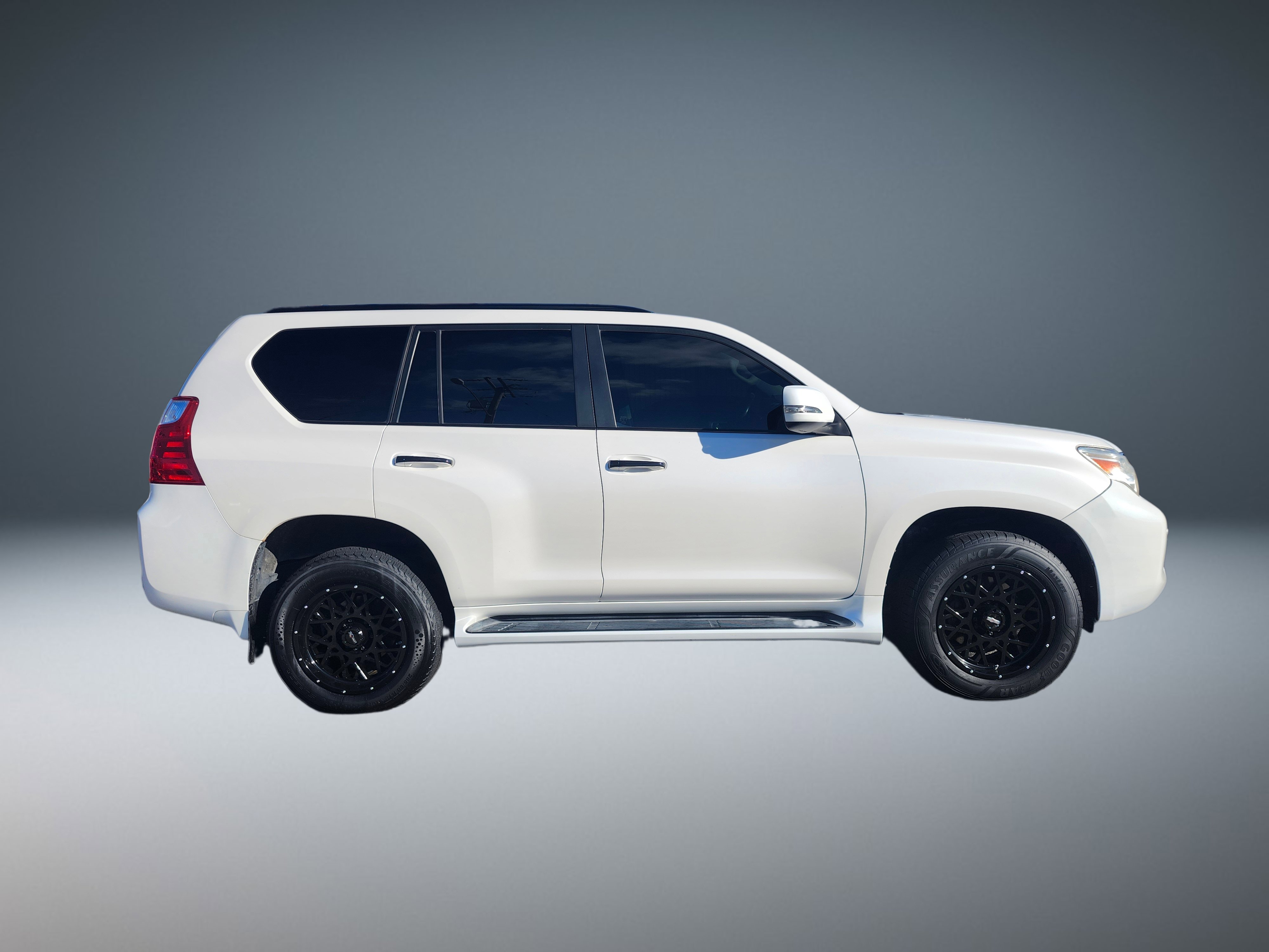 Used 2010 Lexus GX 460 image 2