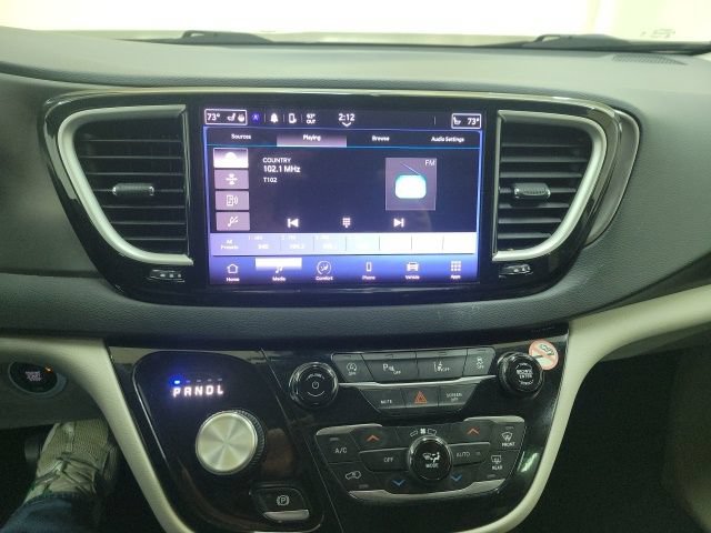 Used 2023 Chrysler Pacifica Touring-L FWD image 22