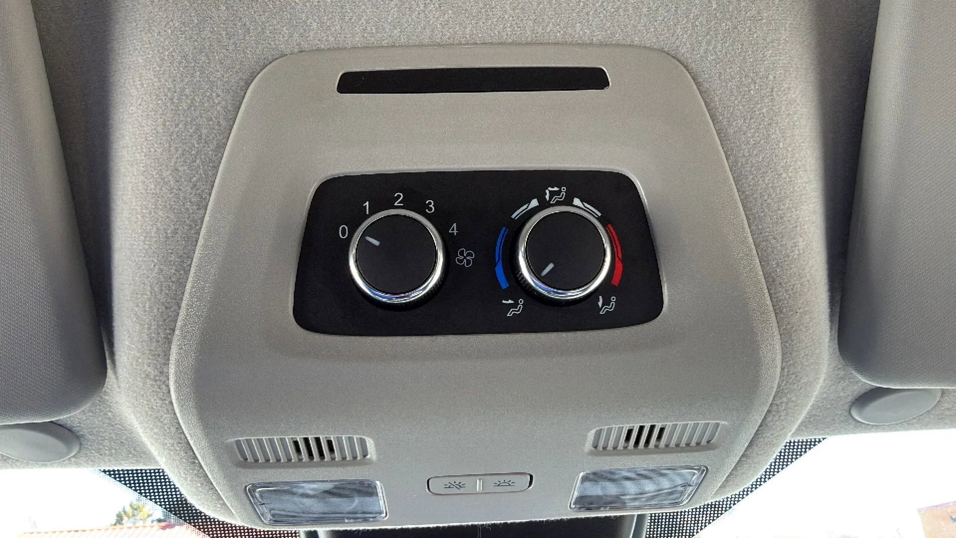 Used 2025 Ford Transit 350 XLT image 19