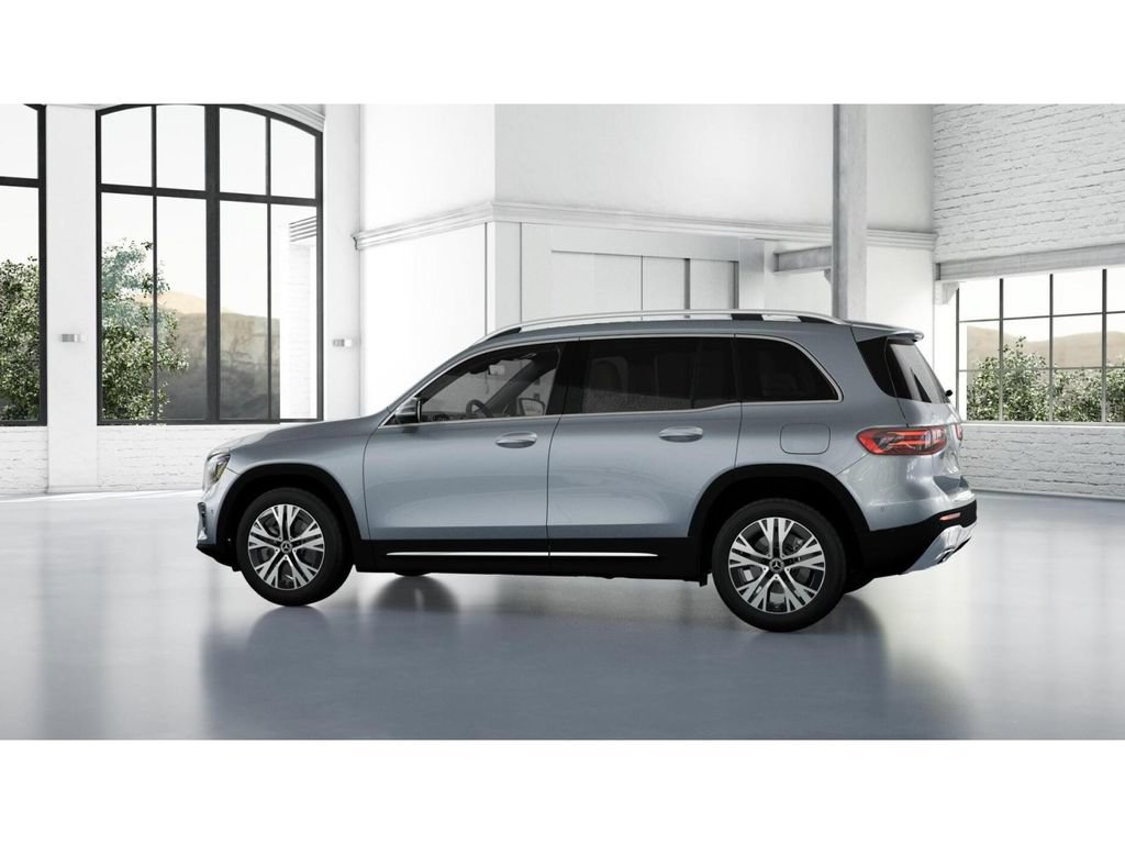 Used 2026 Mercedes-Benz GLB 250 4MATIC image 32