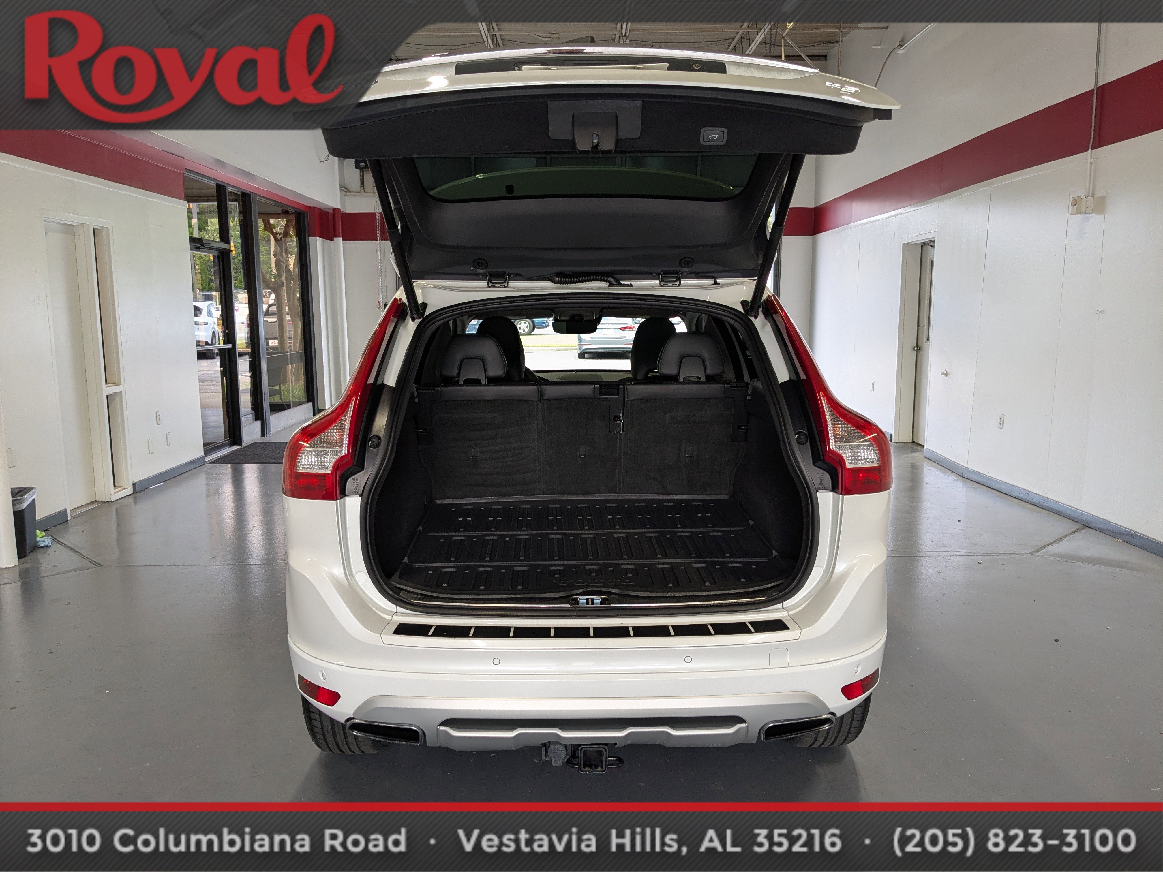 Used 2017 Volvo XC60 T5 Dynamic w/ Advanced Package AWD/4WD image 12