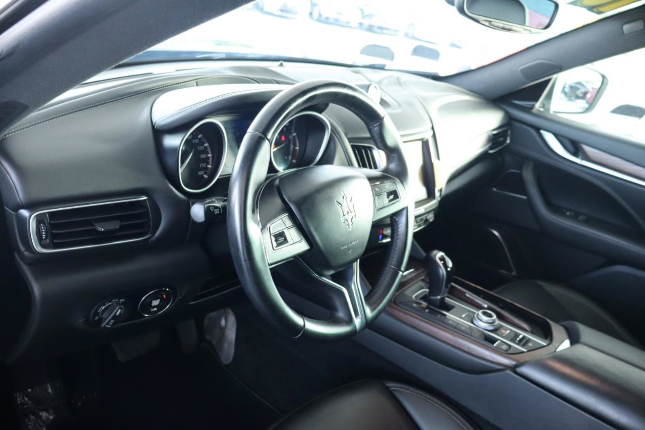 Used 2018 Maserati Levante GranLusso AWD/4WD image 15