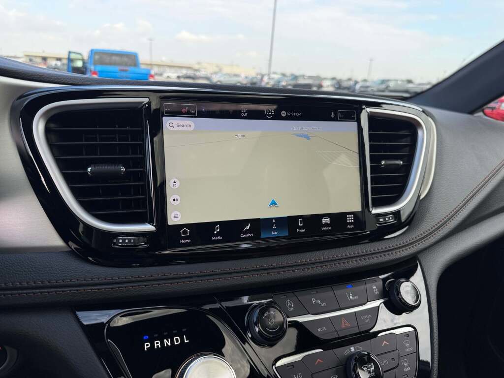 New 2026 Chrysler Pacifica Pinnacle image 34