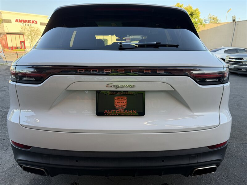 Used 2021 Porsche Cayenne AWD/4WD image 15