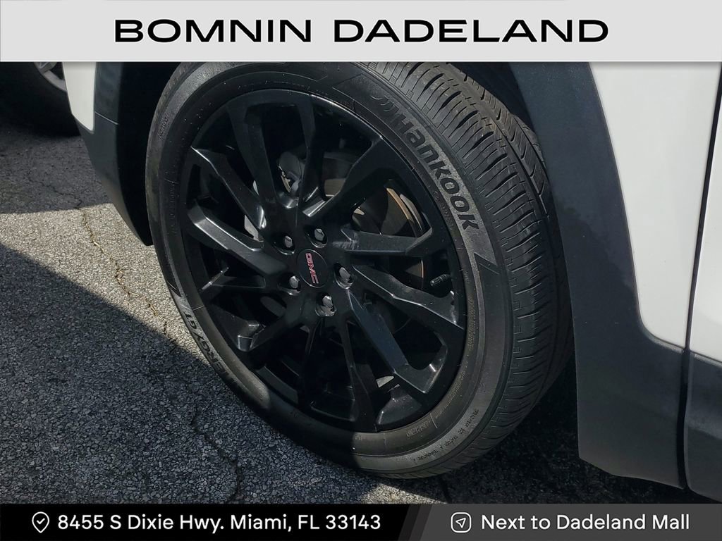 Used 2023 GMC Terrain SLE w/ Driver Convenience Package image 13