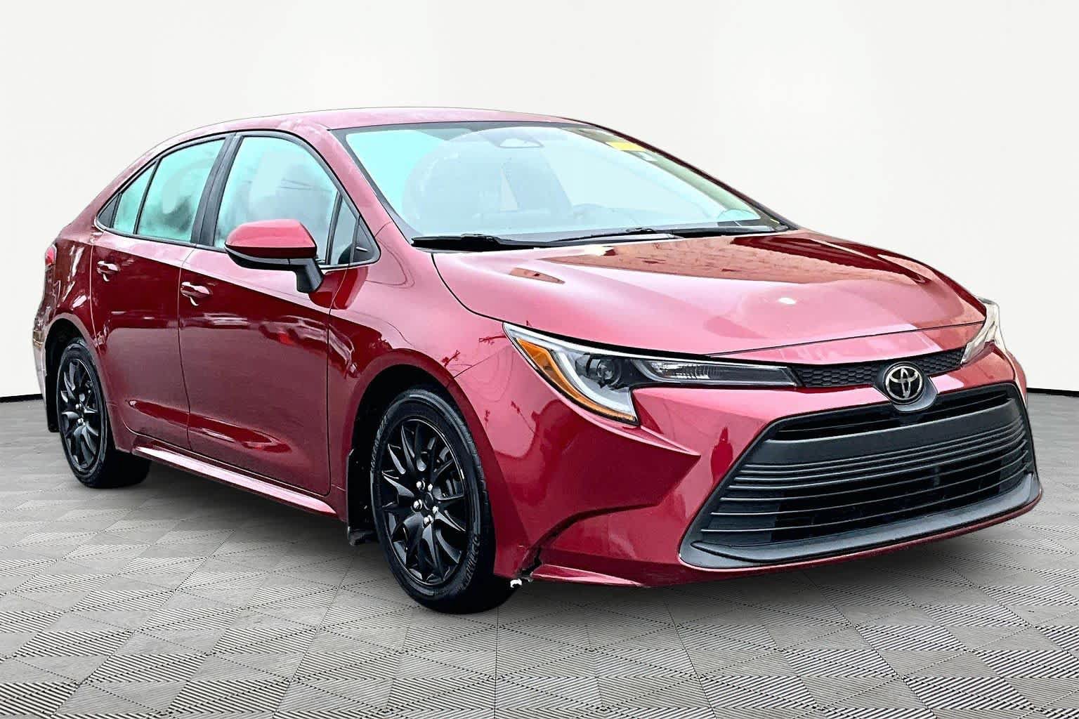 Used 2025 Toyota Corolla LE FWD image 3