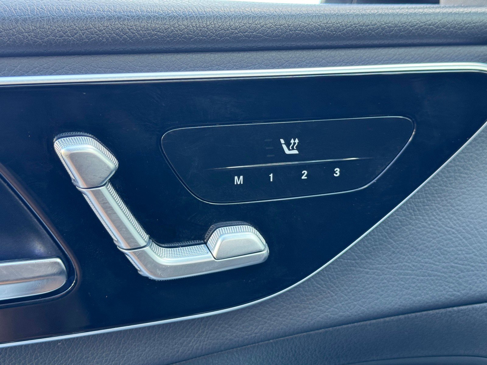 Used 2022 Mercedes-Benz C 300 Sedan image 17